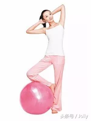 怎么练瑜伽球,大龙球瑜伽训练