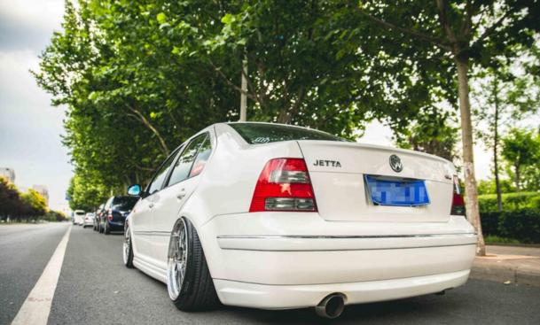 1万5左右的大众宝来,1万块钱买了辆大众宝来