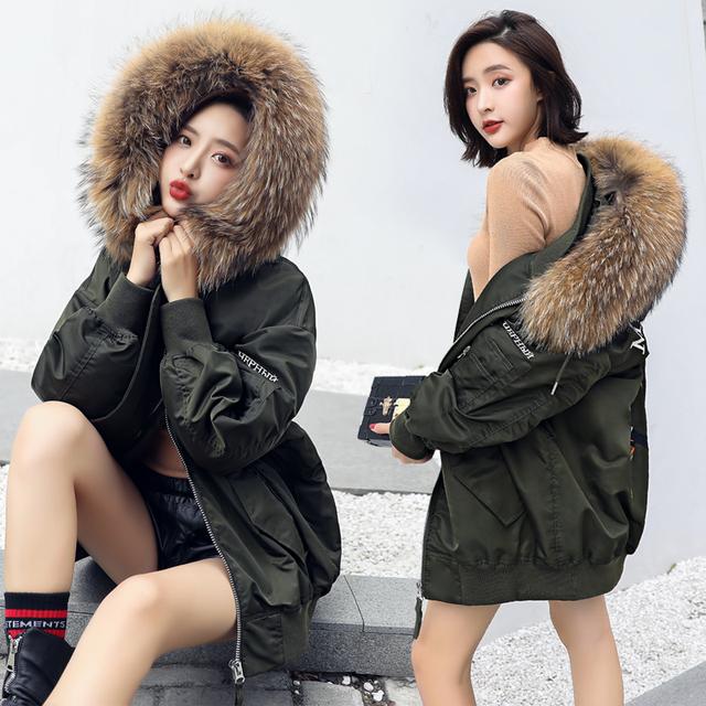 波司登羽绒服短款女款穿搭,过时的波司登红色羽绒服