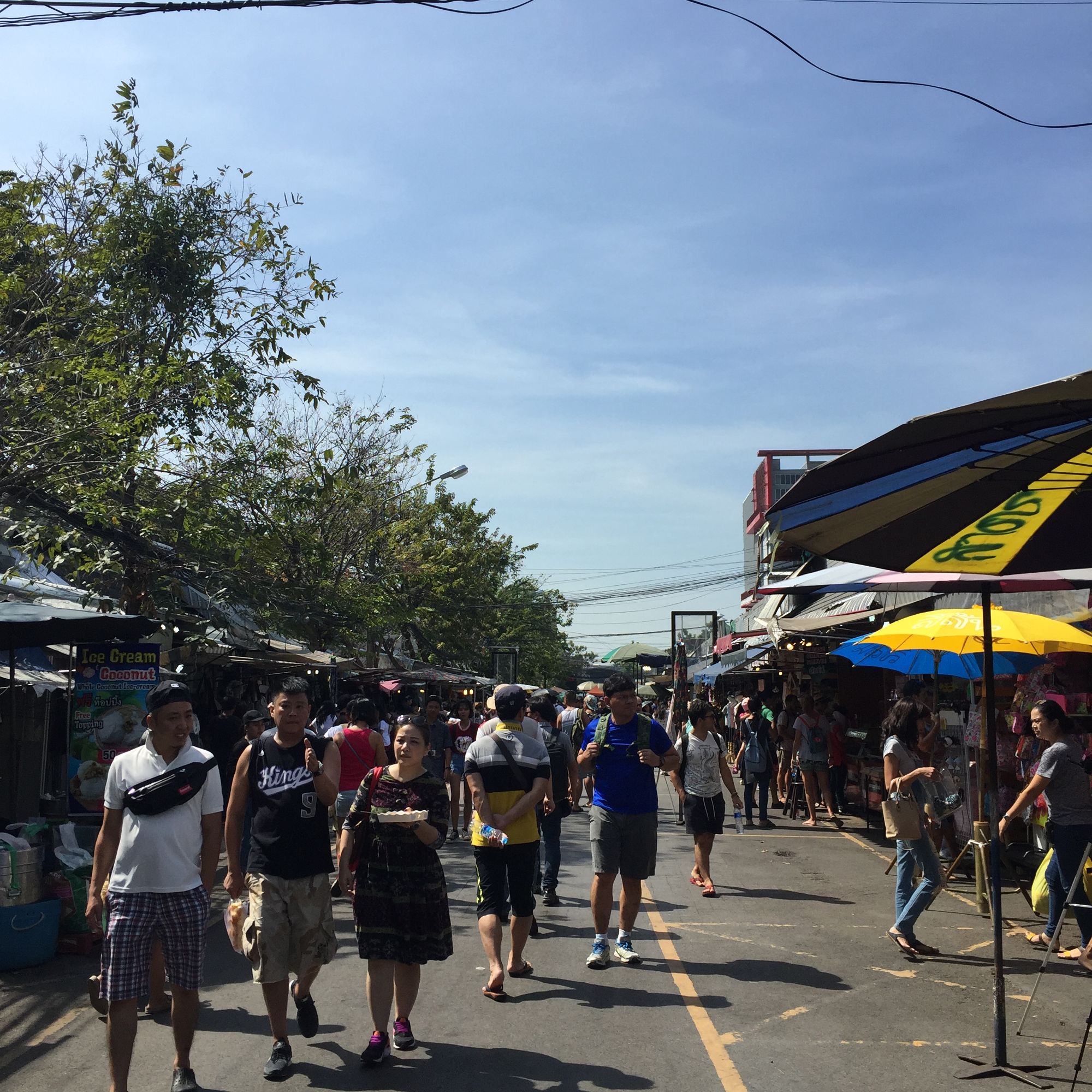 曼谷周日才开放的市集,曼谷周末市场