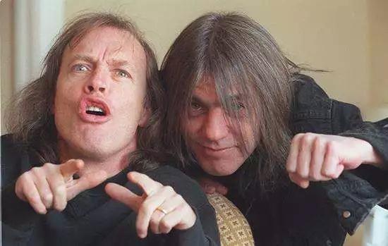 15岁斗琴碾压老师、62岁穿校服甩头，他说自己要躁到下个世纪！