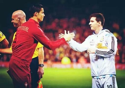 c罗2.65超强滞空头球不同语言解说,c罗超恐怖的浮空能力