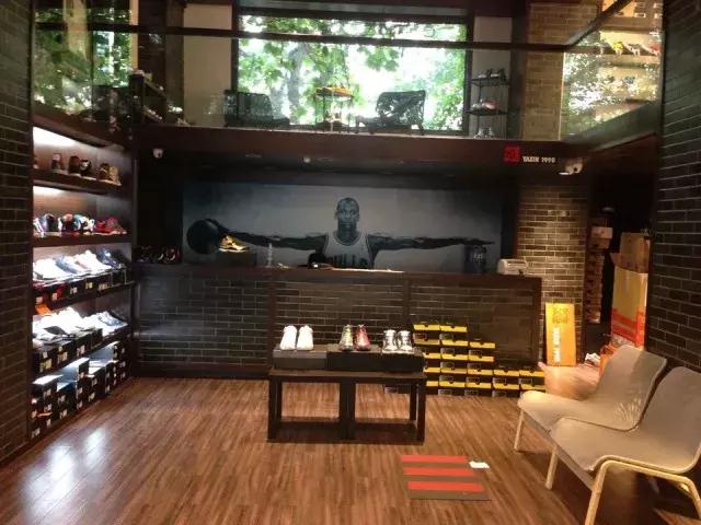 你都在哪家网店买鞋,买鞋去实体店好还是网上好