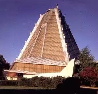 建筑大师，干私活，拐甲方老婆……却又无可替代！！