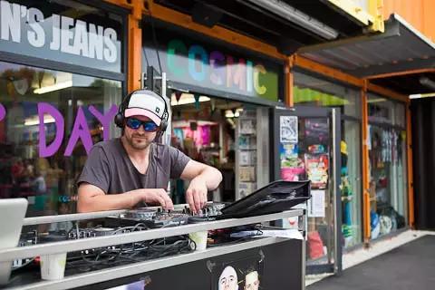 集装箱建筑商业街,创意集装箱建筑