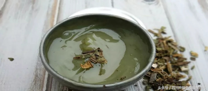 冬季泡脚暖身暖心,驱寒温肺泡脚