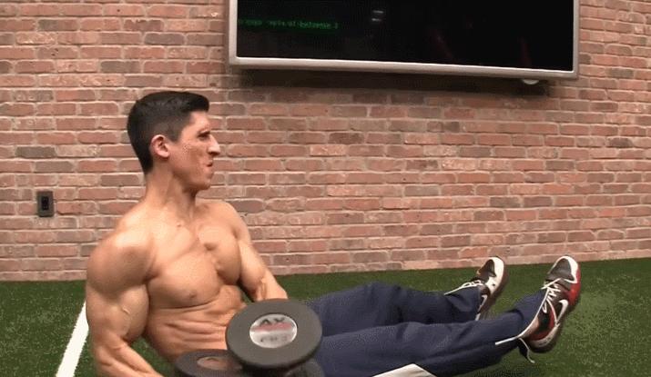 只要一个哑铃就可以练二头和三头,只有一副哑铃练背的六个动作