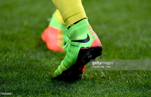 如何选择一款适合自己的足球鞋,哪款足球鞋好