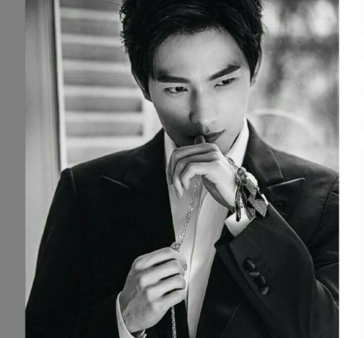 我老公从来不敢碰我的化妆品,不能碰老婆的化妆品