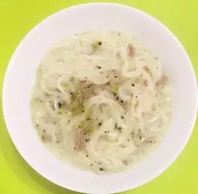 9个月宝宝怎样添加辅食,9个月孩子添加辅食后喝奶比例