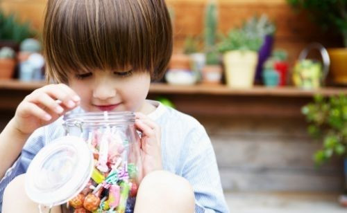 孩子总揉眼睛需要补叶黄素吗,孩子远视经常揉眼睛