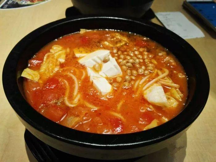 一口米线一口肉酱,一口米线一口醋