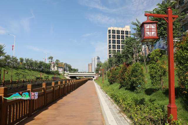 手机看着看着就蓝屏了,点开你的照片手机就死机了