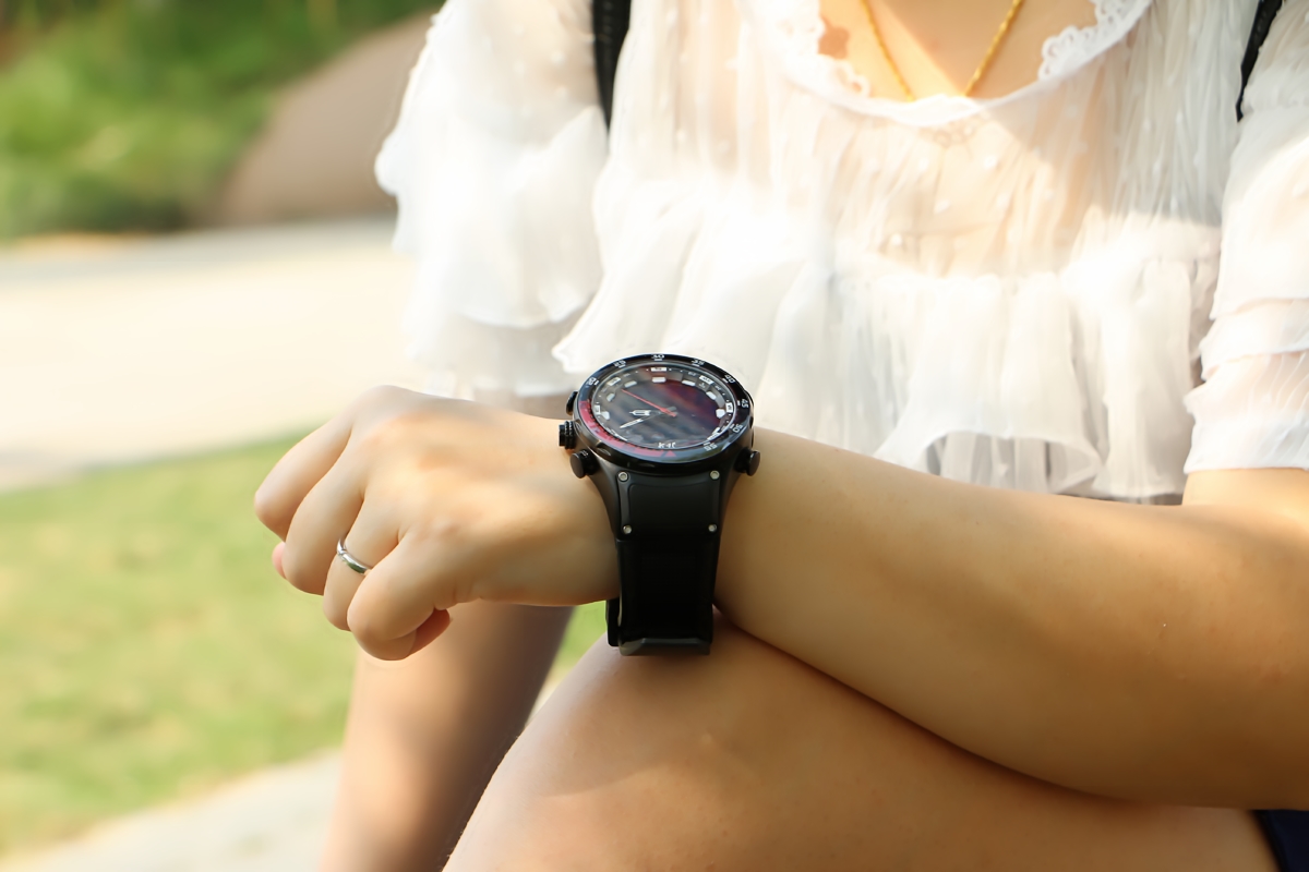 法拉利手表运动款,带gps运动轨迹的智能手表