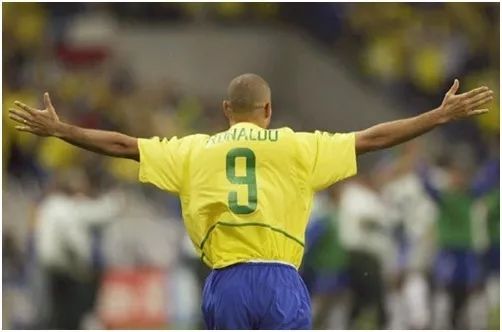 新疆孩子的足球梦,蒲城孩子的足球梦