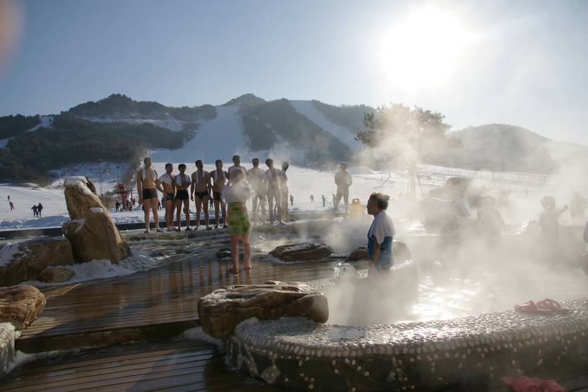 八宝琉璃井遗迹,琉璃井神奇故事