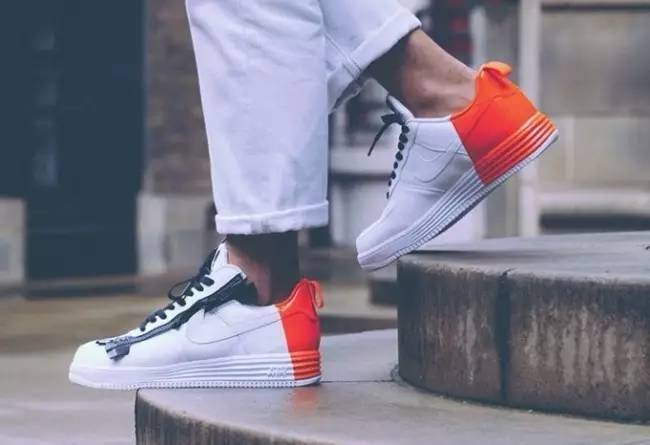 撞到同款鞋,男女同款鞋撞鞋