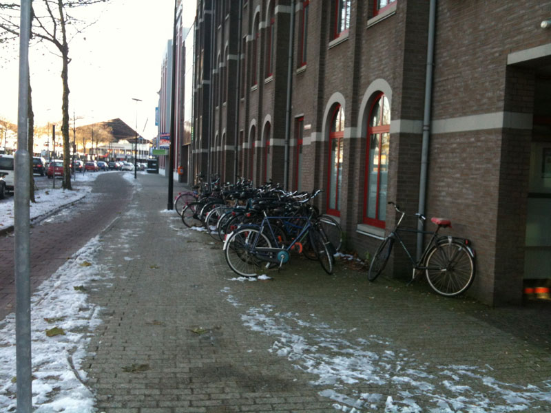 荷兰是全世界自行车最多国家 (荷兰自行车拥有量全球第一)