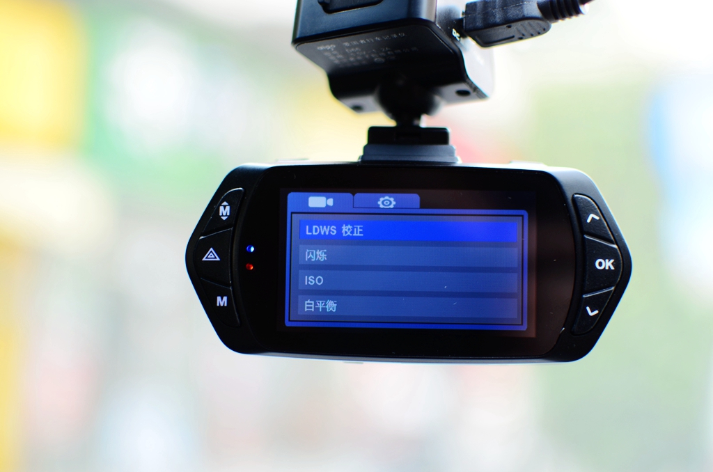 道路瞬息万变记录无时无刻爱国者aigoD66行车记录仪