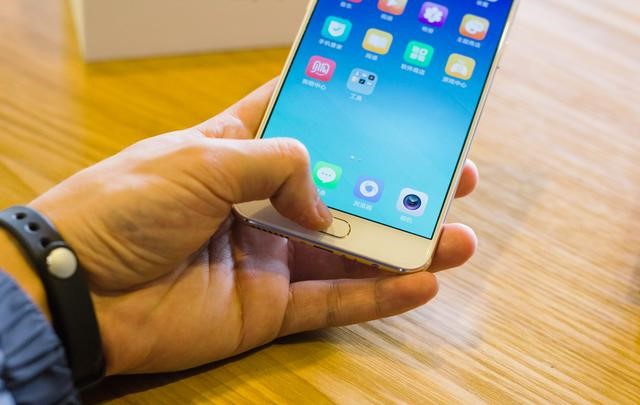 买个手机为什么这么难,oppor9刚刚出来的时候卖多少钱