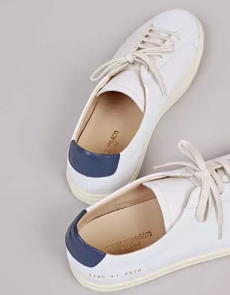 再红红不过小白鞋