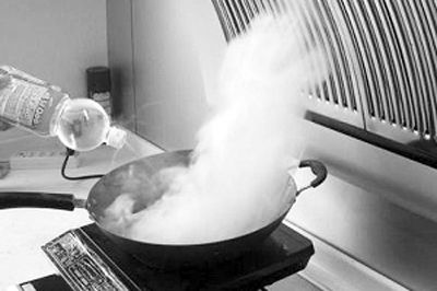 做饭注意防肺癌,厨房油烟成女性肺癌的罪魁祸首