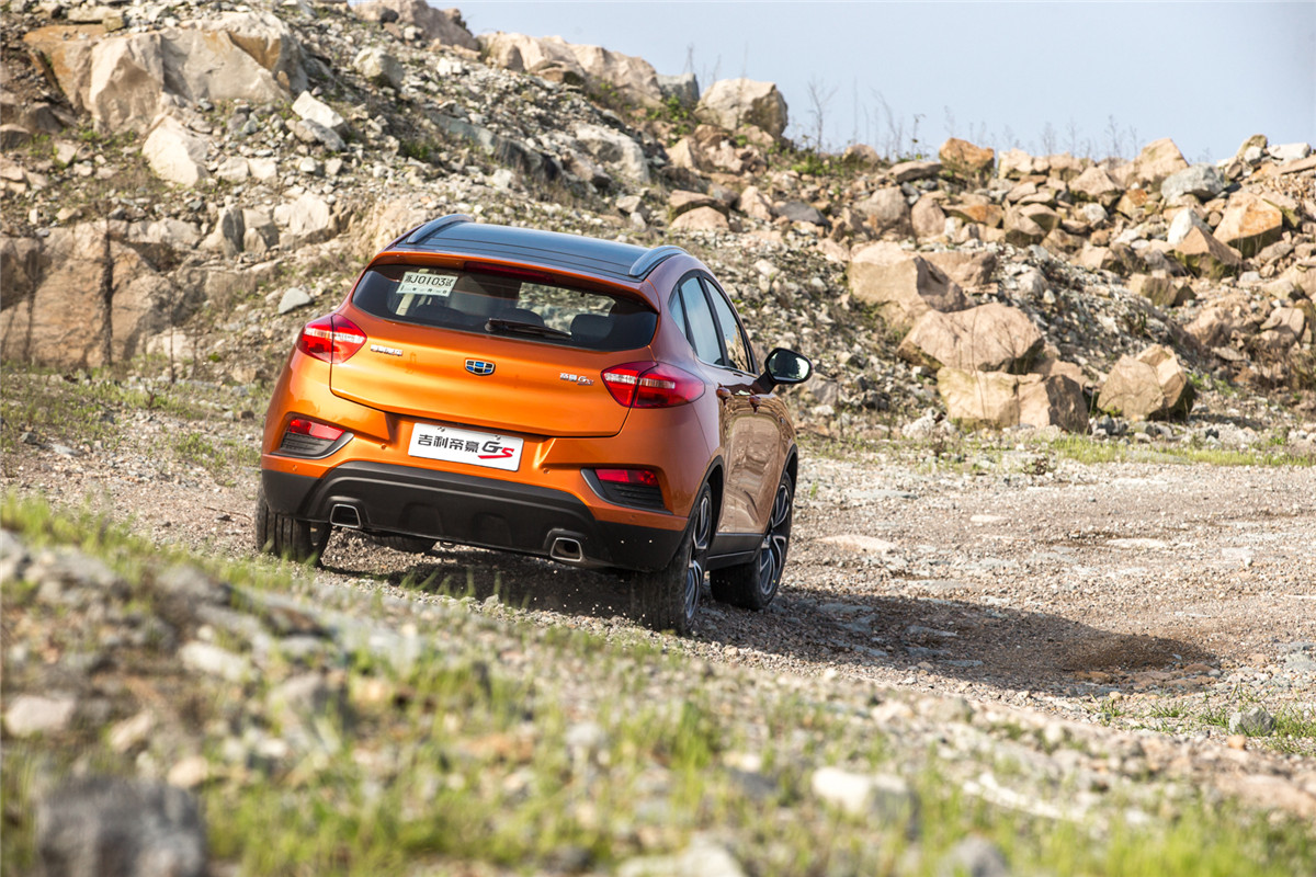 帝豪gs跟远景suv,吉利新款suv帝豪gs