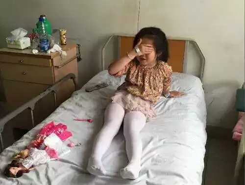 五岁女孩突然*体下**流血，原因竟是妈妈的一个不小心！