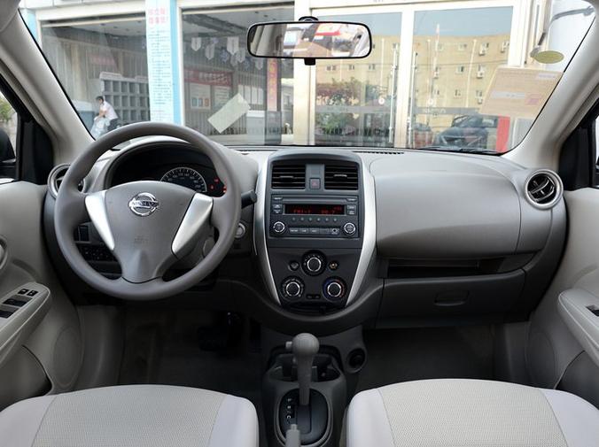 他送她一辆豪车,她却大发雷霆!只因换档就像摸裤衩。。。