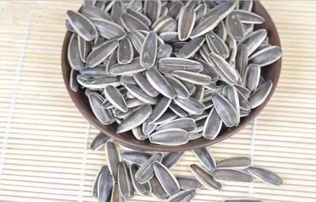 常吃这8种坚果有惊人的效果,震惊这些食物竟然致癌