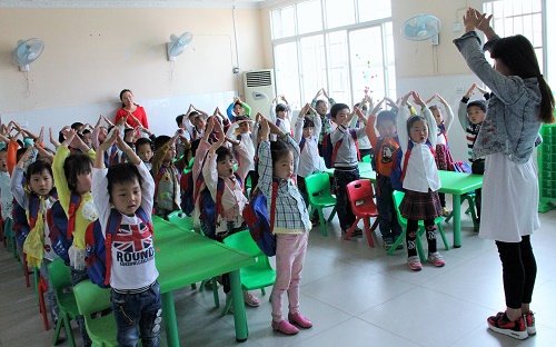 在快乐中成长的孩子,在快乐中学习在学习中成长