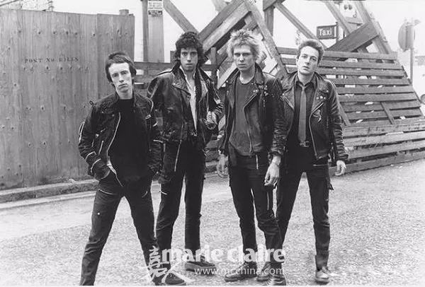 刘雯马丁靴搭配,刘雯宋茜夏天穿搭