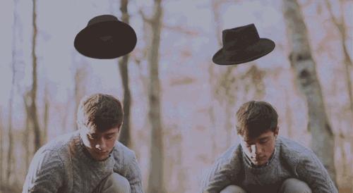 育儿专家对自家小孩不管用,儿童到底戴哪种帽子不热