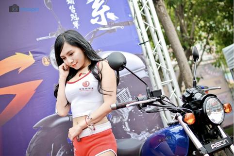 南台车展【SOL/ASTONE/THH】多款彩绘头盔亮相