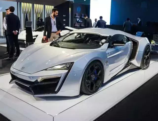 国内车展没意思，来看看迪拜车展，简直是一场超跑秀！