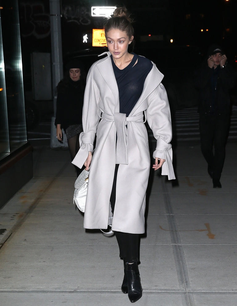 没有腰带的大衣怎么穿出高级感,带腰带的大衣怎么穿出高级感