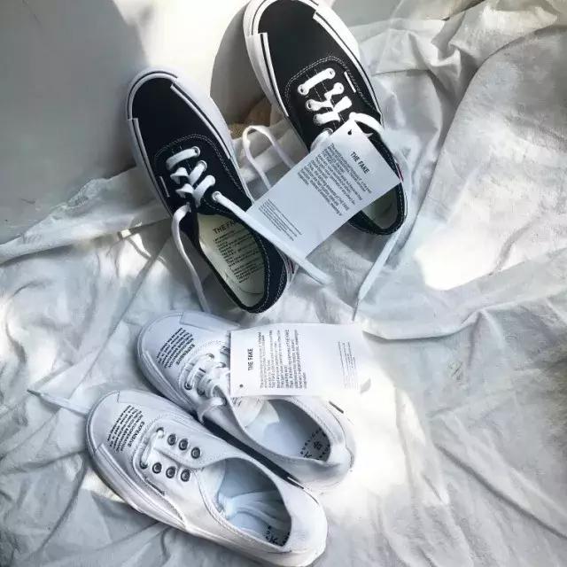 易烊千玺贝壳鞋子,易烊千玺穿的平价又潮的鞋