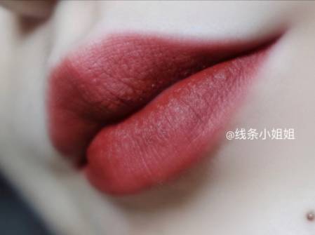 这10支铁锈红,让你白白白白成发光体!