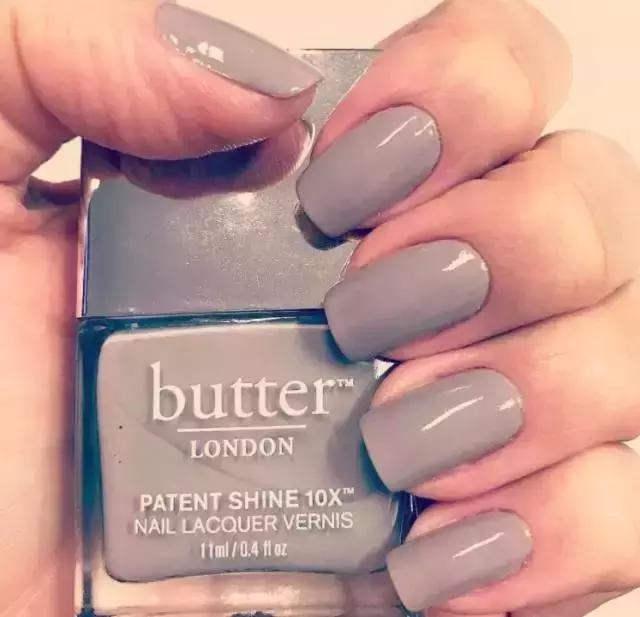 秋冬好看的指甲色,秋冬最适合的指甲油颜色多色搭配