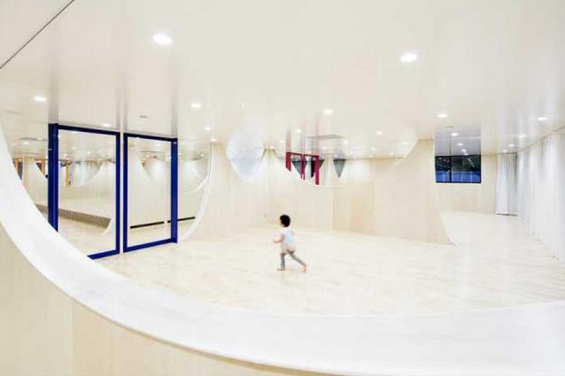 日式幼儿园的设计,日本幼儿园露天设计