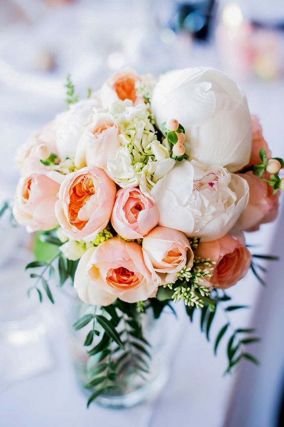 收藏陶瓷花瓶,实用插花技巧书籍推荐