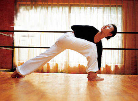 改善手脚冰凉的瑜伽体式,瑜伽解决手脚冰冷气血不足