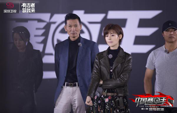 孙艺洲李佳航同台,孙艺洲即兴表演吕布