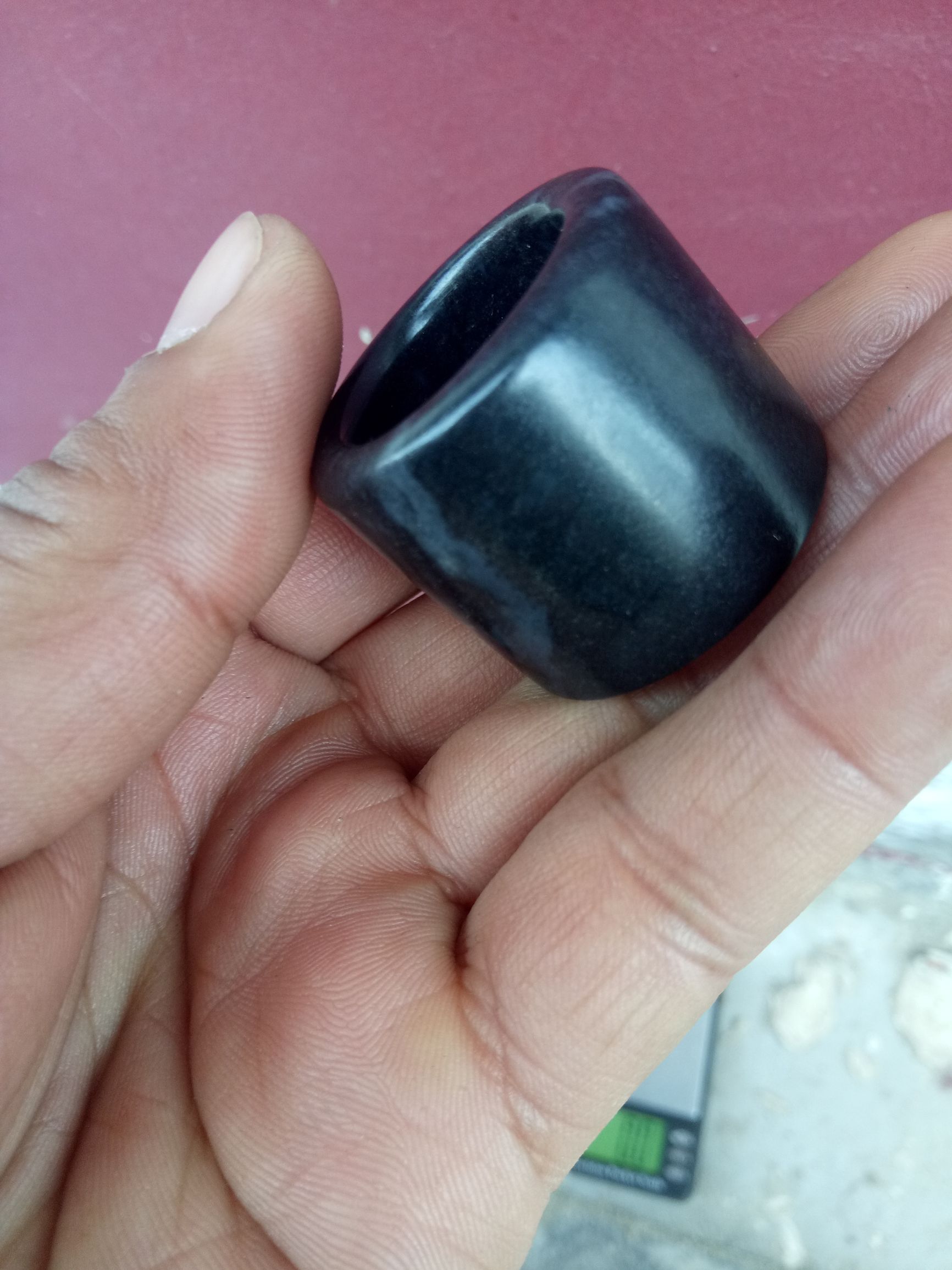 巴掌大的玉矿石值多少钱,巴掌大的玛瑙原石能卖多少钱