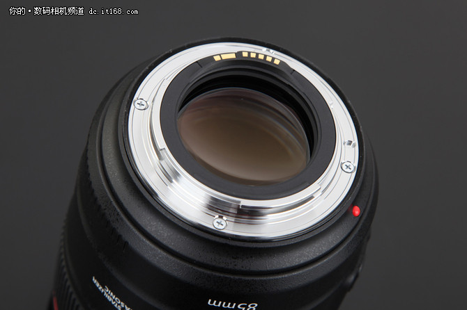 佳能85mmf1.4镜头推荐,佳能85f1.2人像镜头测评