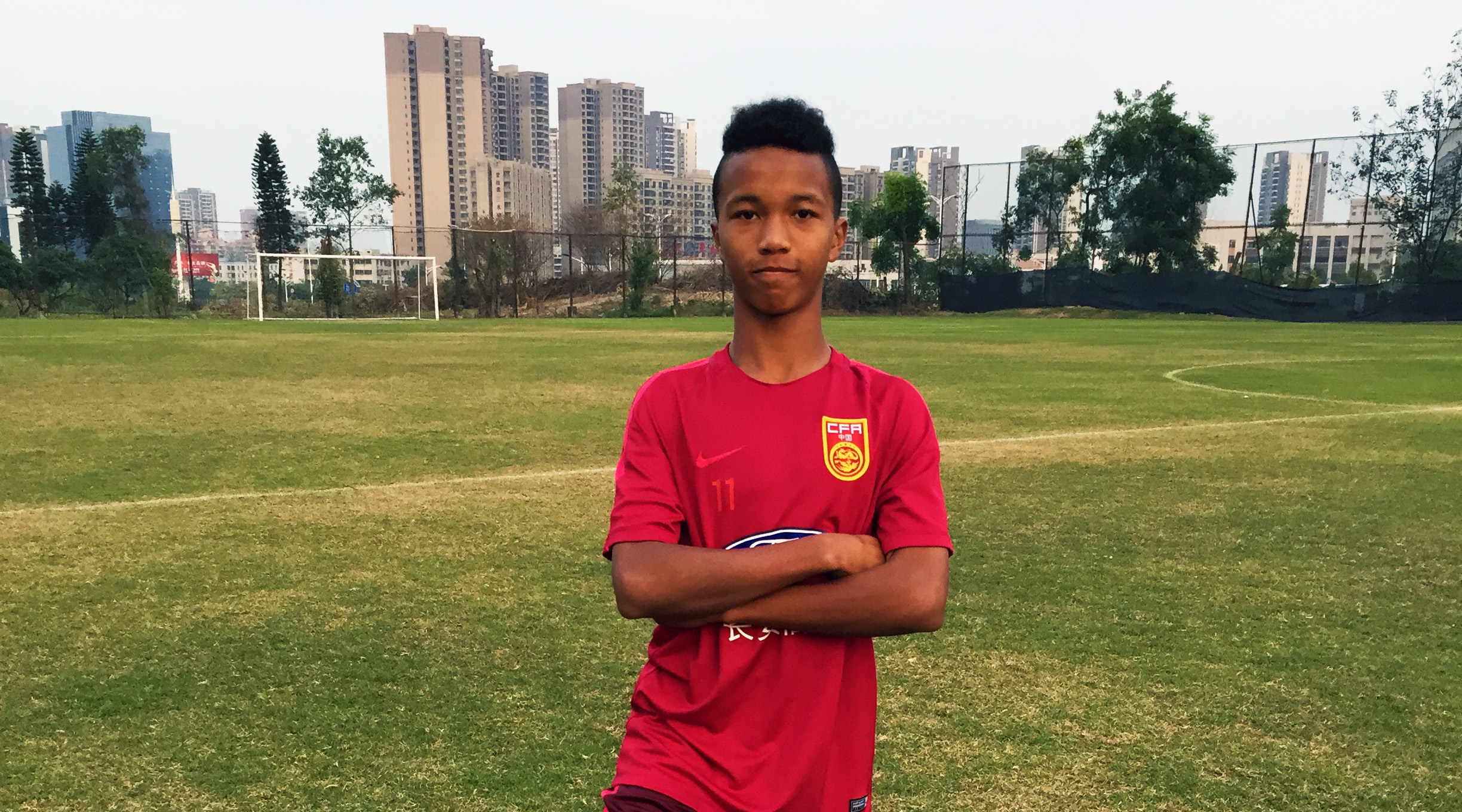 中非混血足球新星王牧,u14中国足球队混血球员