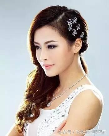 头发碎发多了怎样扎好看,头发碎发太多怎么弄发型