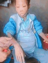 搞笑gif趣图舔冰激凌,少林龙爪手搞笑图片图文