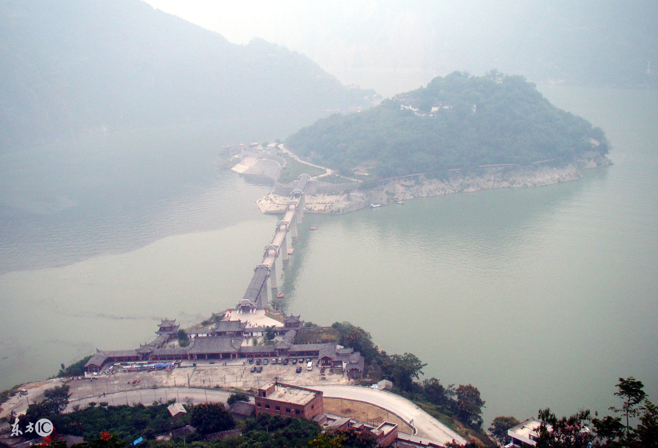 重庆雾都攻略,雾都重庆有多魔幻