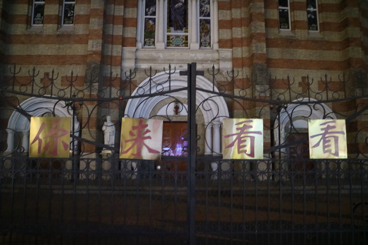 盘点雪天路滑摔倒爆笑场面,自驾游雪地上遇到突发事件